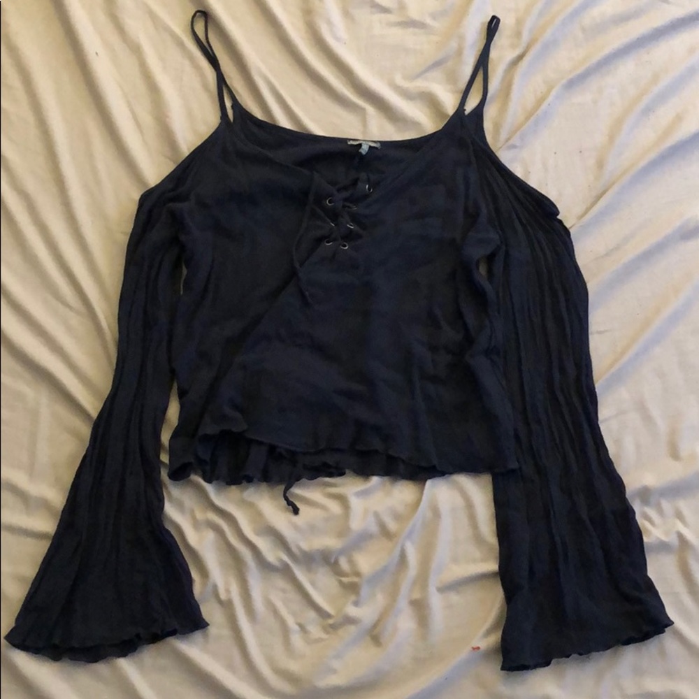 Navy blue crop top. Cold shoulder. Flowy arms